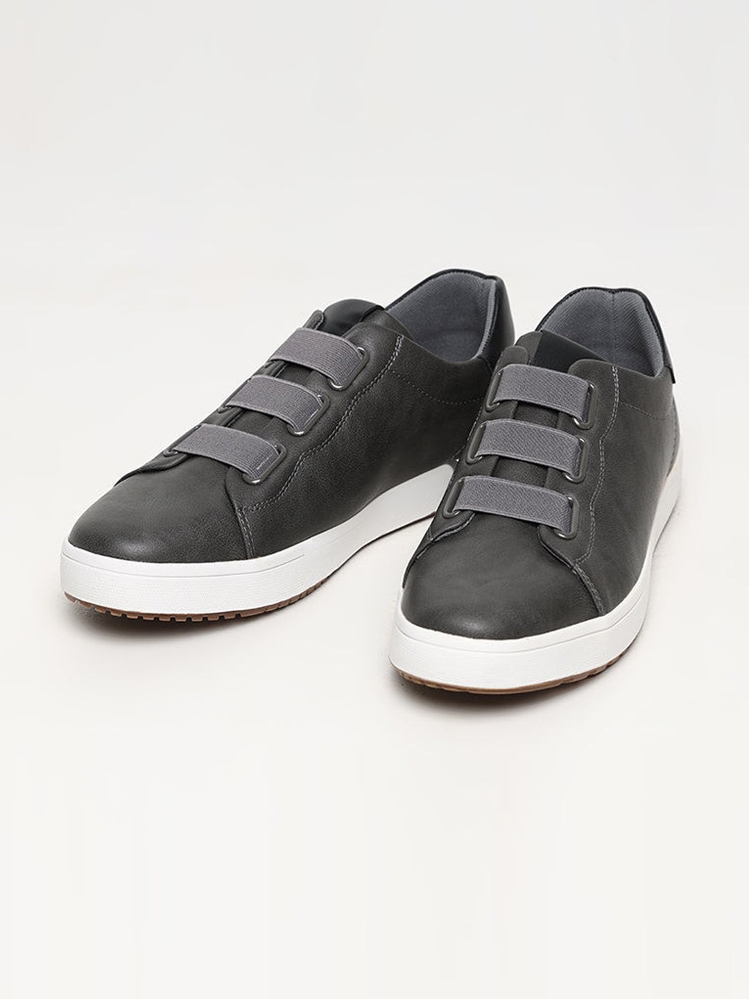 

Snitch Men Grey Padded Insole Slip-On Sneakers