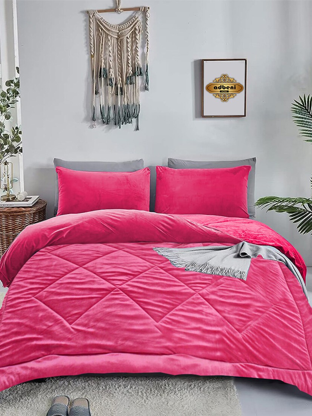 

Adbeni Pink Geometric Velvet Heavy Winter 300 GSM Double Bed Comforter