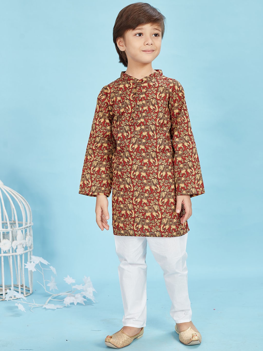 

Maaikid Boys Ethnic Motifs Printed Mandarin Collar Pure Cotton Kurta with Pyjamas, Maroon