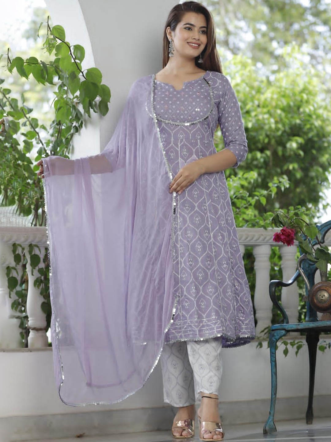

SINGNI Ethnic Motifs Embroidered Regular Kurta with Trousers & Dupatta, Purple
