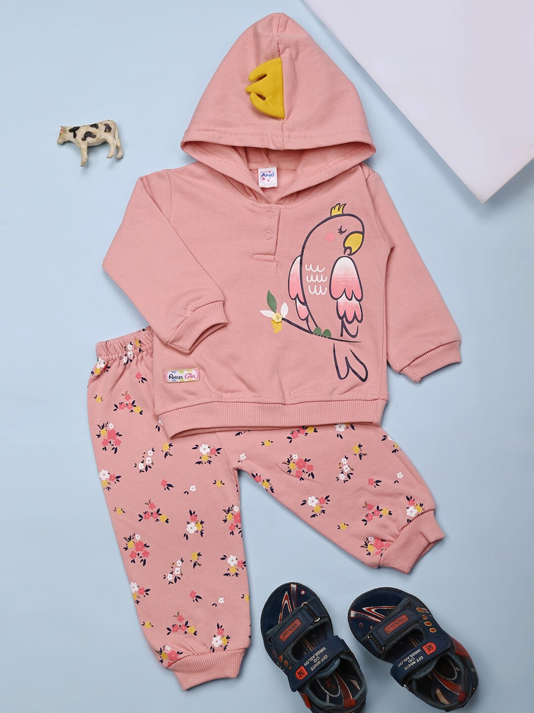 

V-Mart Infants Printed Hooded Pure Cotton Clothing Set, Pink