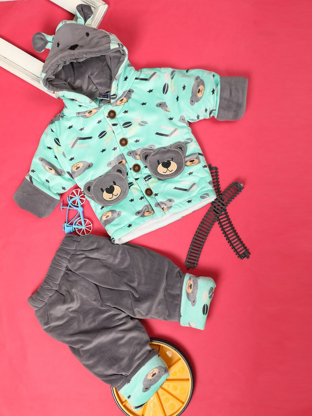 

V-Mart Infants Pure Cotton Top With Pyjamas, Green
