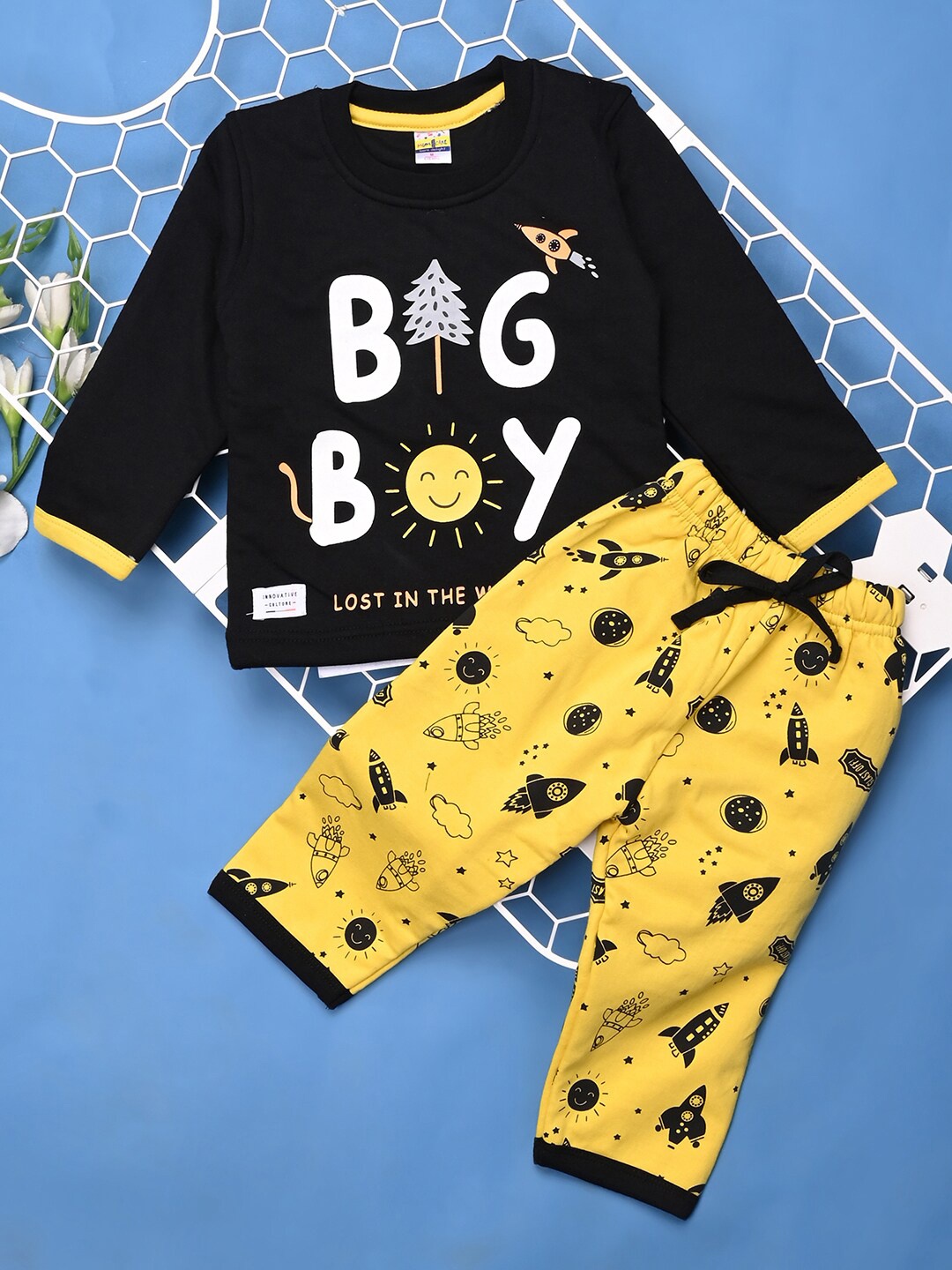 

V-Mart Infants Printed Pure Cotton T-Shirt With Trousers, Black