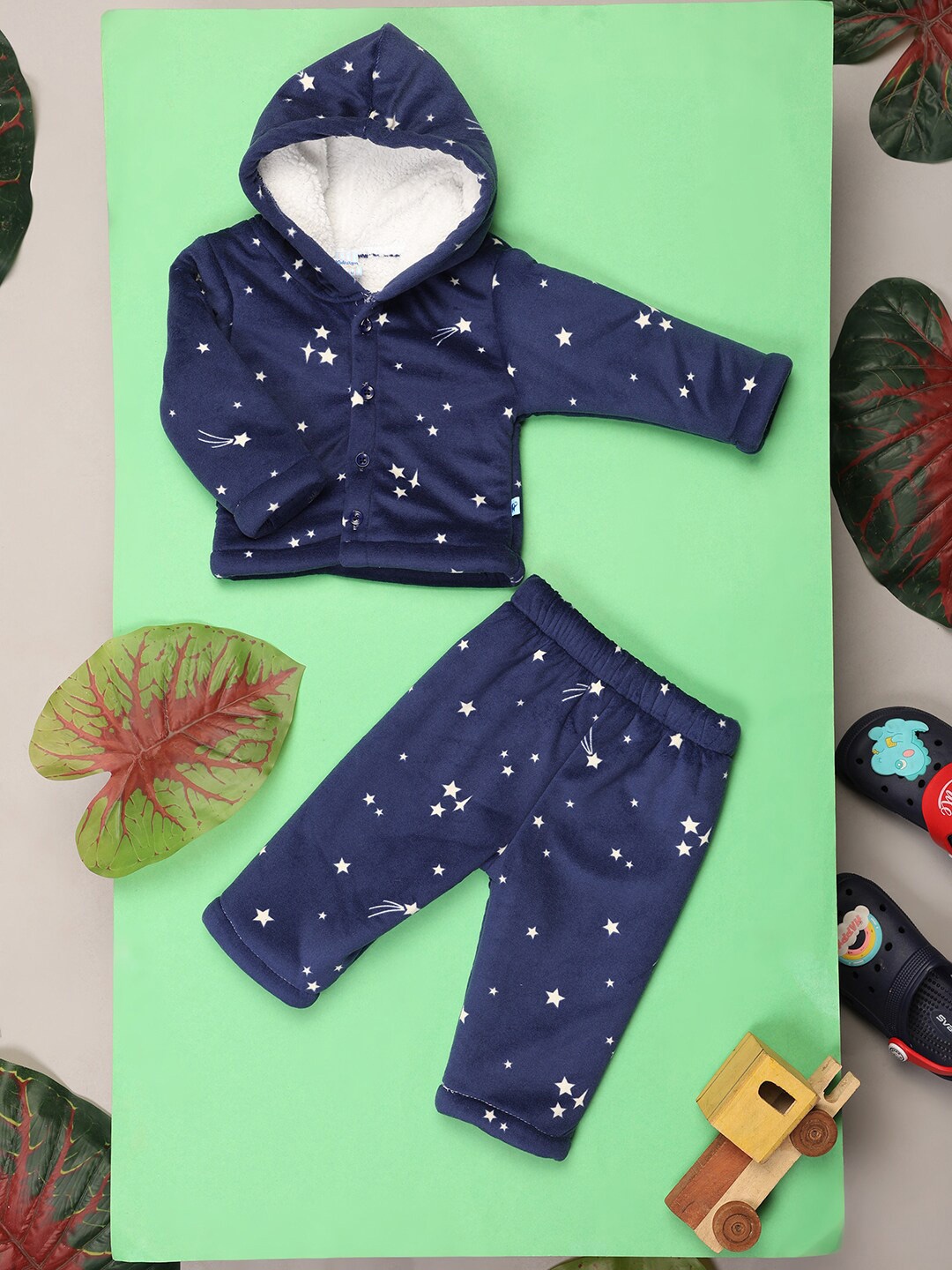 

V-Mart Infant Kids Printed Velvet Hooded Sweatshirt With Trousers, Blue