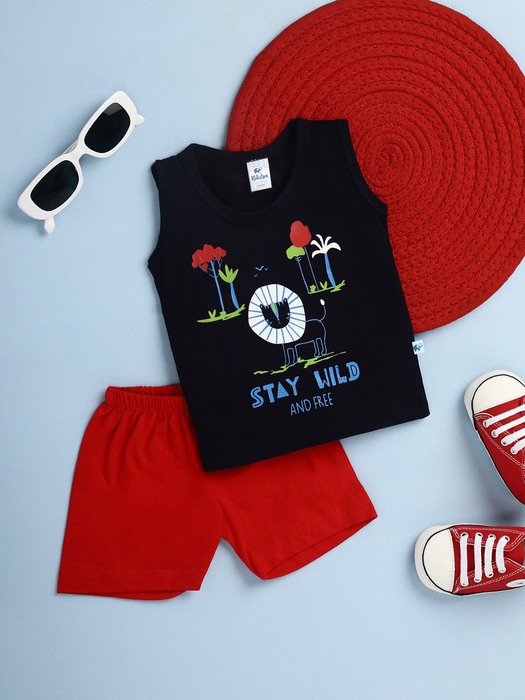 

V-Mart Kids Pack Of 2 Graphic Printed Pure Cotton T-Shirt & Shorts, Black