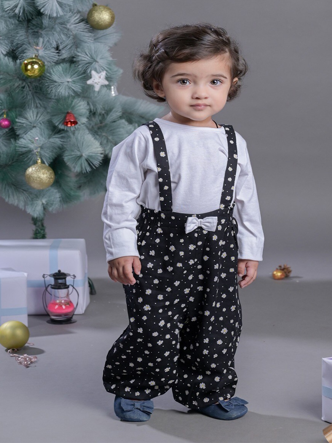 

Budding Bees Boys Printed Cotton Dungaree With T-Shirt, Black
