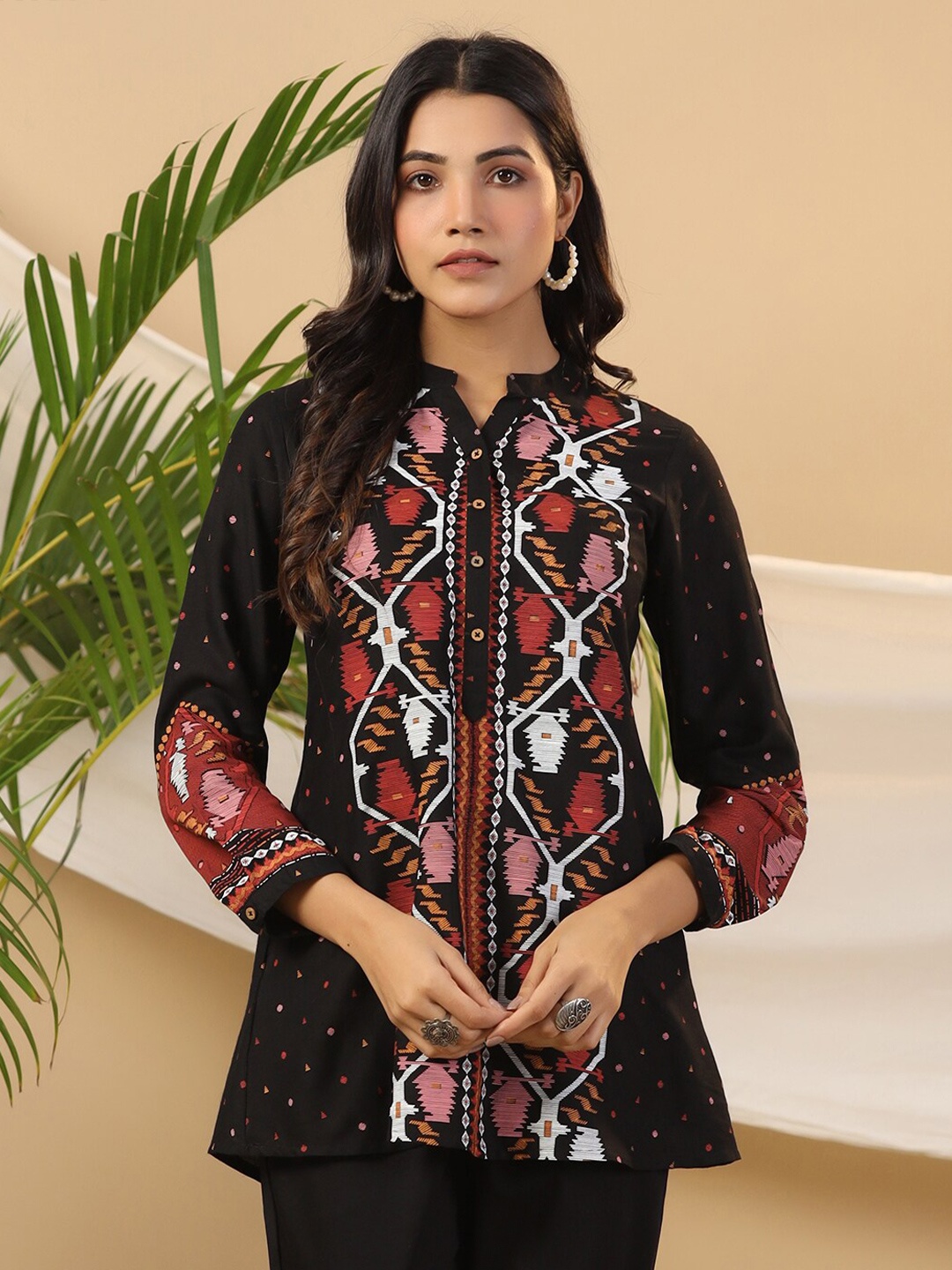 

Juniper Printed Mandarin Collar Tunic, Black