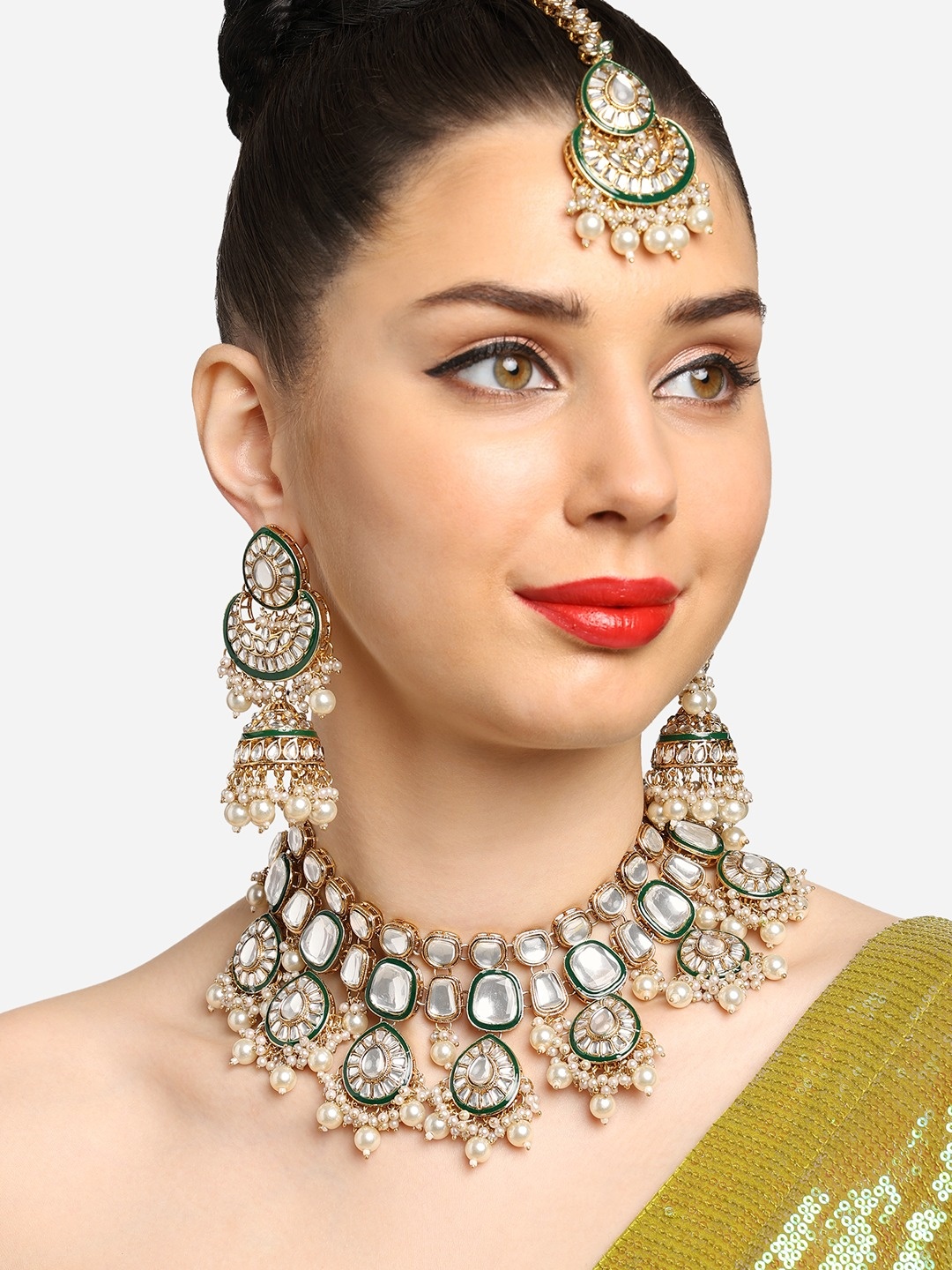 

Zaveri Pearls Gold-Plated Kundan Studded Jewellery Set