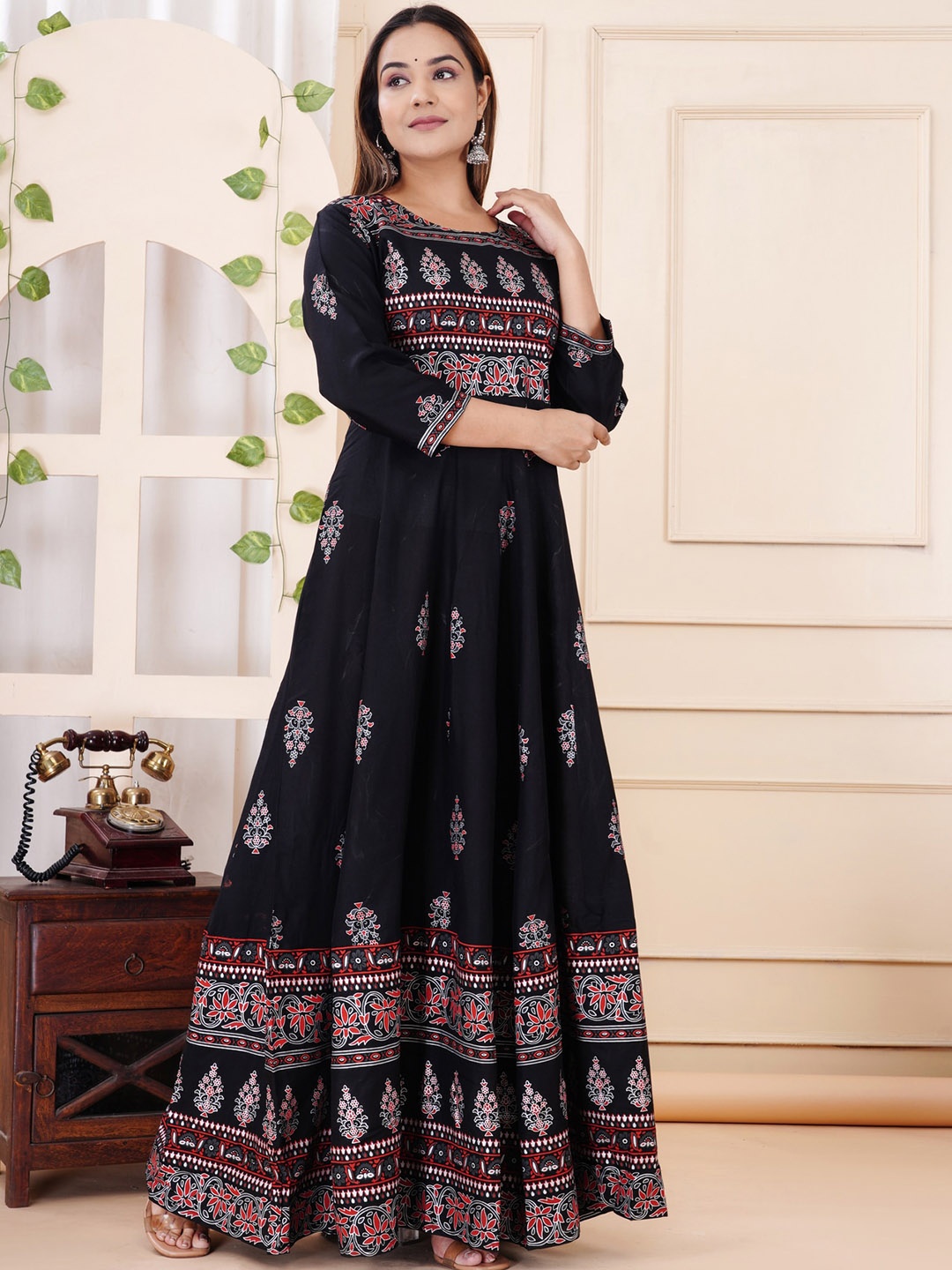

DRESSAR Ethnic Motifs Printed Gathered Maxi Ethnic Dress, Black