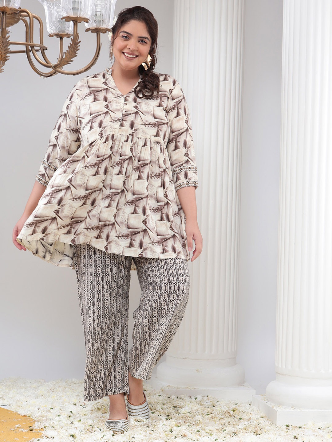 

Bani Women Plus Size Printed V-Neck Tunic With Trousers, Off white