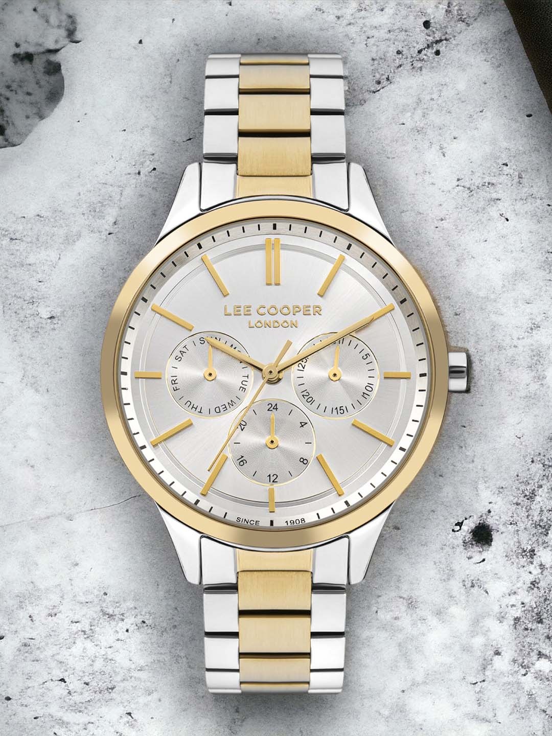 

Lee Cooper Women Dial & Stainless Steel Bracelet Style Straps Analogue Watch LC07865.230, Silver
