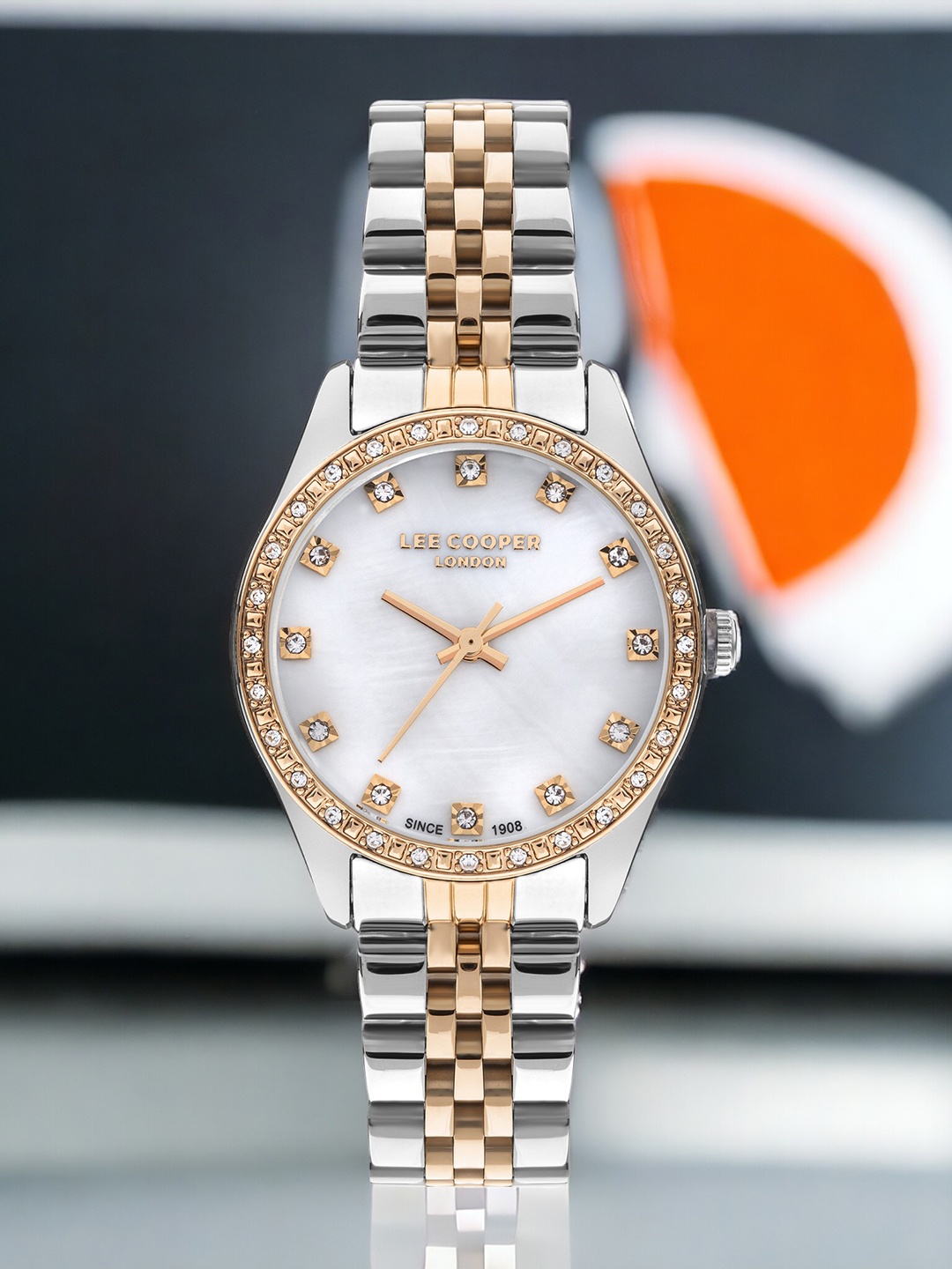 

Lee Cooper Women Stainless Steel Bracelet Style Straps Analogue Watch LC07818.520, White
