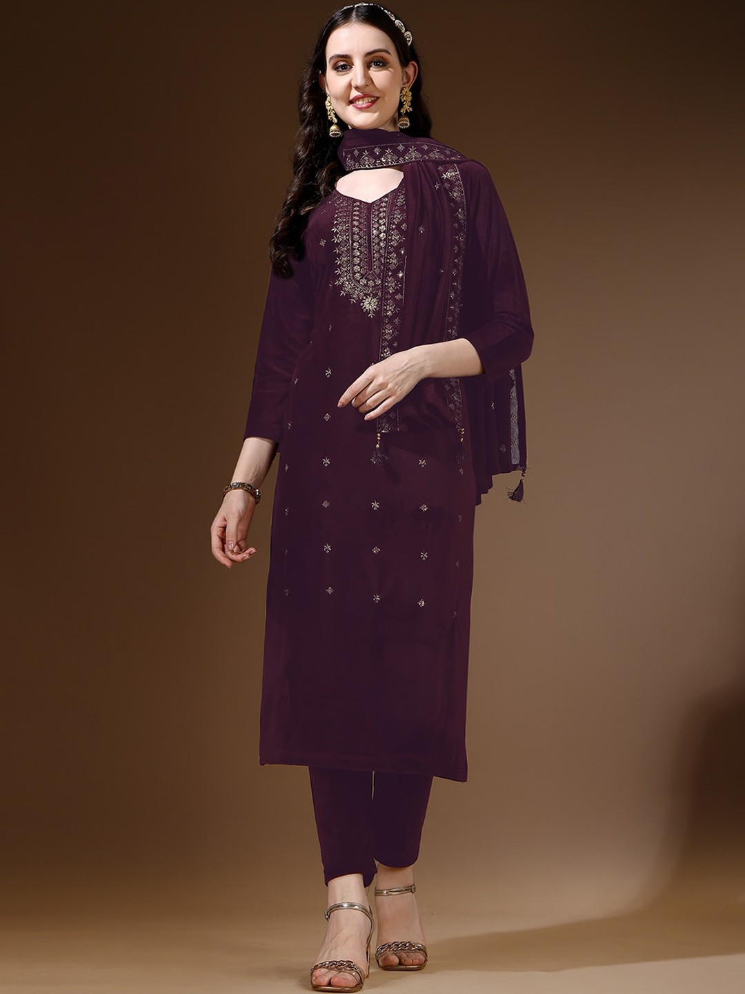 

KALINI Ethnic Motifs Embroidered Sequinned Velvet Kurta With Trousers & Dupatta, Maroon