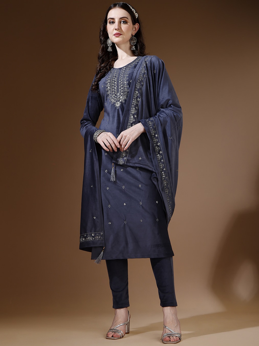 

KALINI Ethnic Motifs Embroidered Thread Work Velvet Kurta & Trousers With Dupatta, Grey