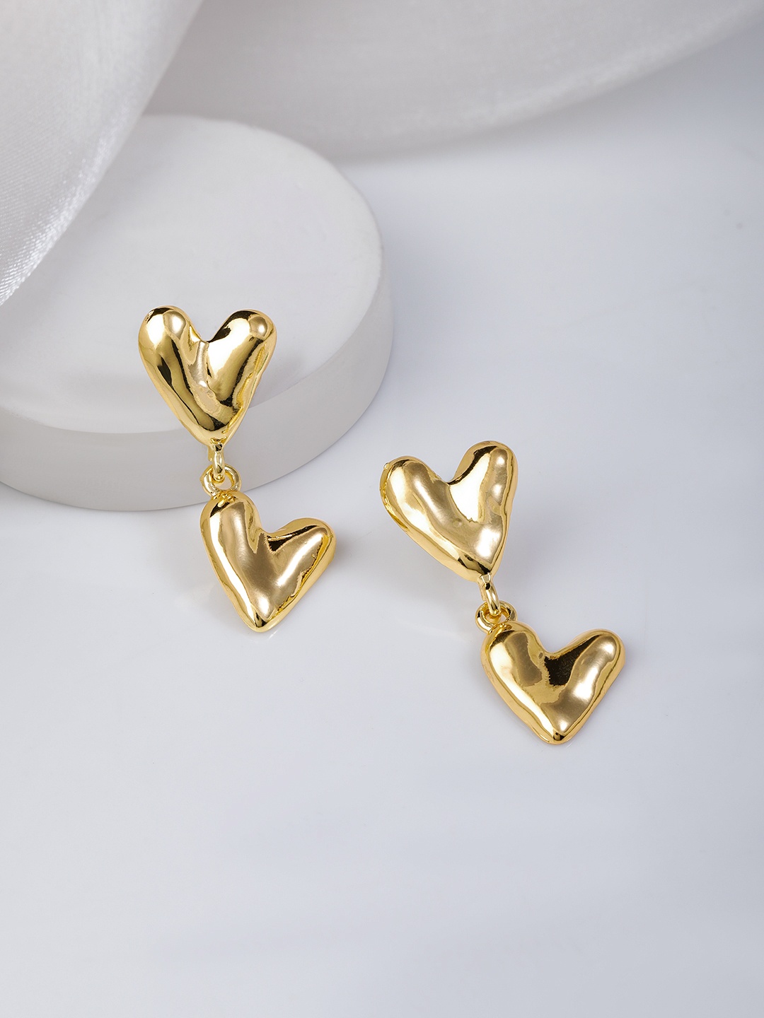 

Rubans Voguish Gold Plated Drop Earrings