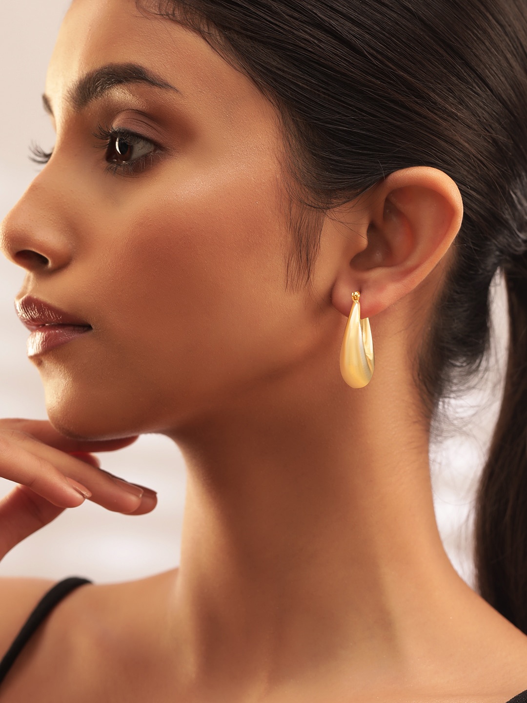 

Rubans Voguish Gold-Plated Circular Hoop Earrings