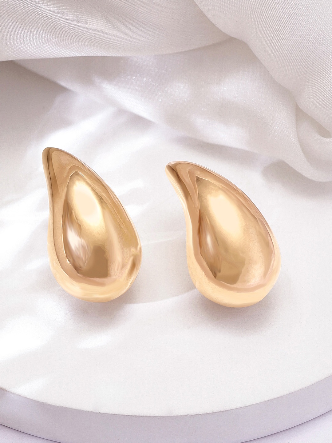 

Rubans Voguish Gold-Plated Classic Stud Earrings
