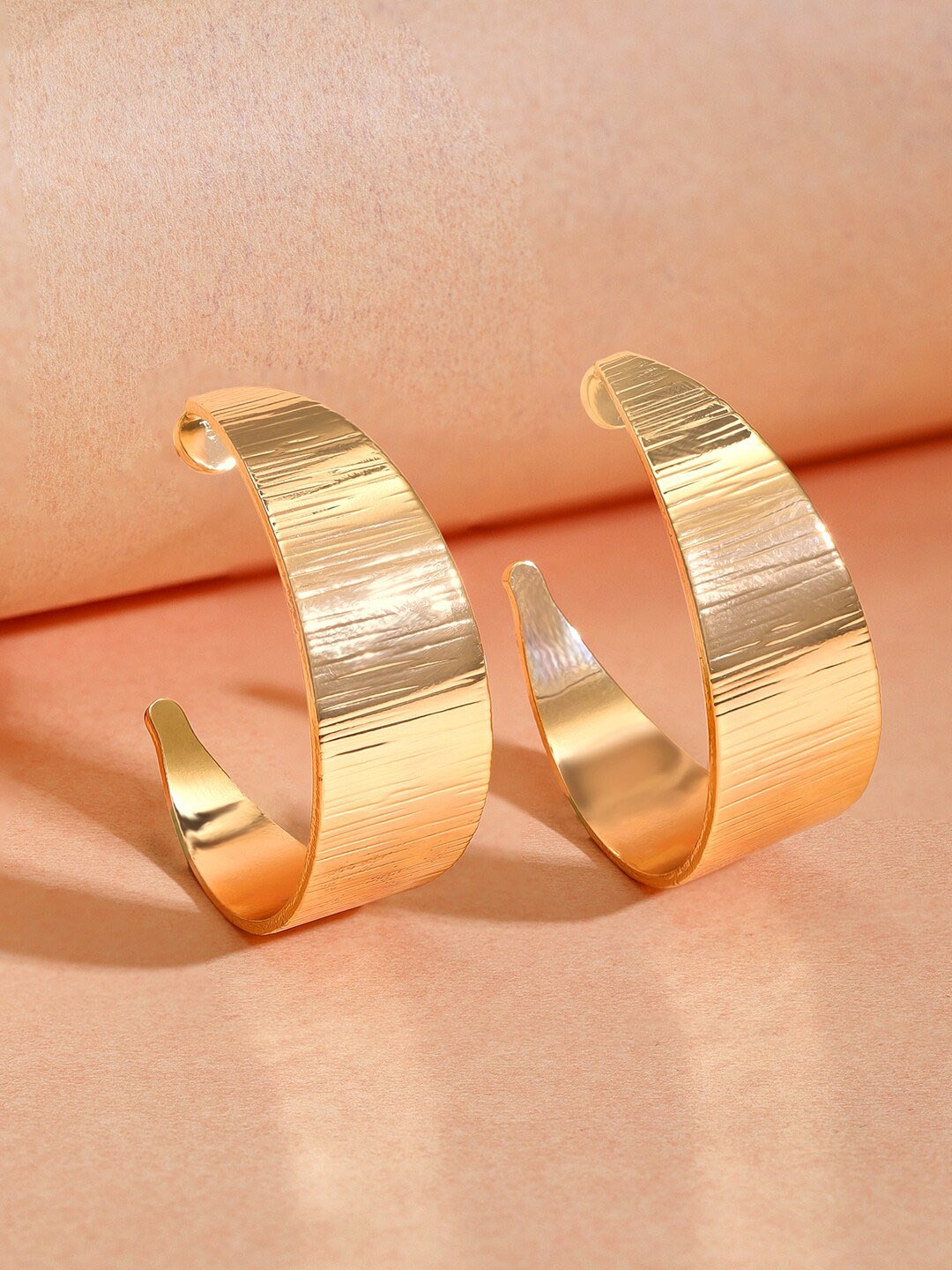 

Rubans Voguish Gold-Plated Geometric Hoop Earrings