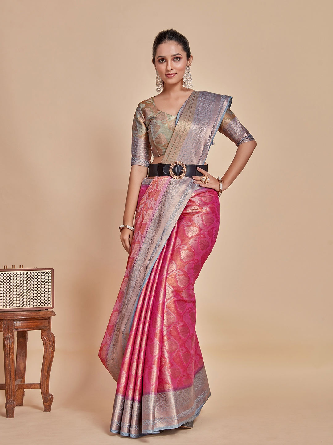 

MIMOSA Ethnic Motifs Woven Design Zari Detailed Kanjeevaram Saree, Pink