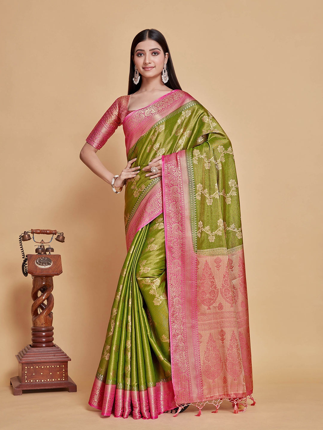 

MIMOSA Ethnic Motifs Woven Design Zari Kanjeevaram Saree, Green