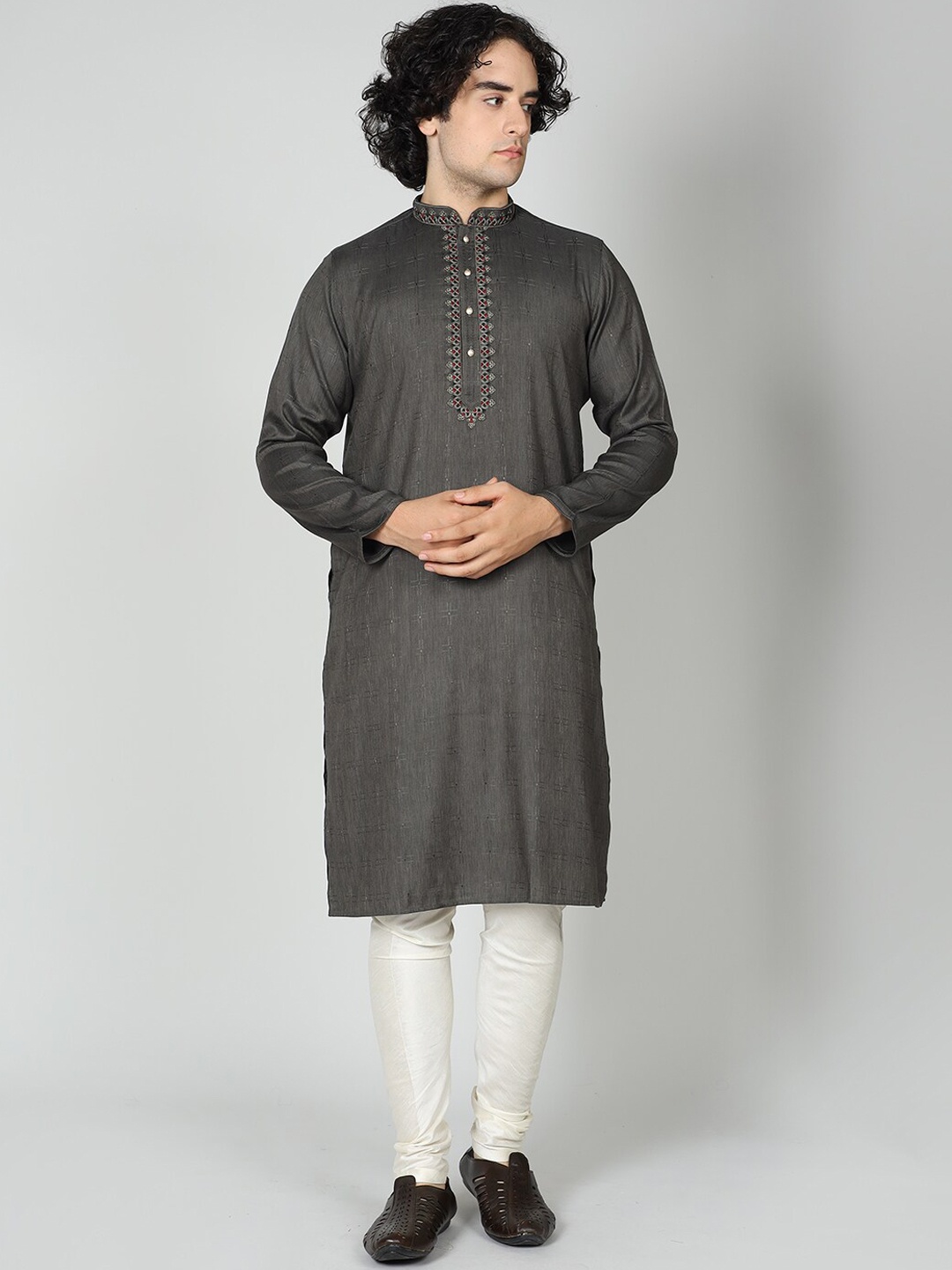 

MAAHI FABS Checked Thread Work Mandarin Collar Kurta, Grey