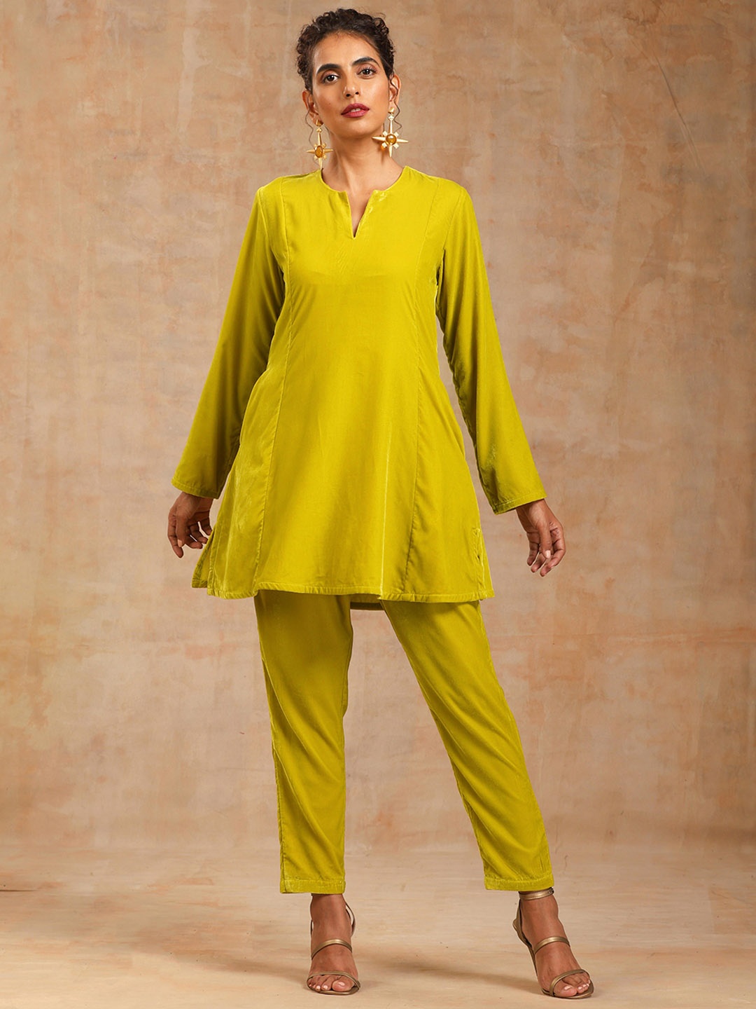 

trueBrowns V-Neck Long Sleeve A-Line Velvet Kurti With Trouser, Lime green