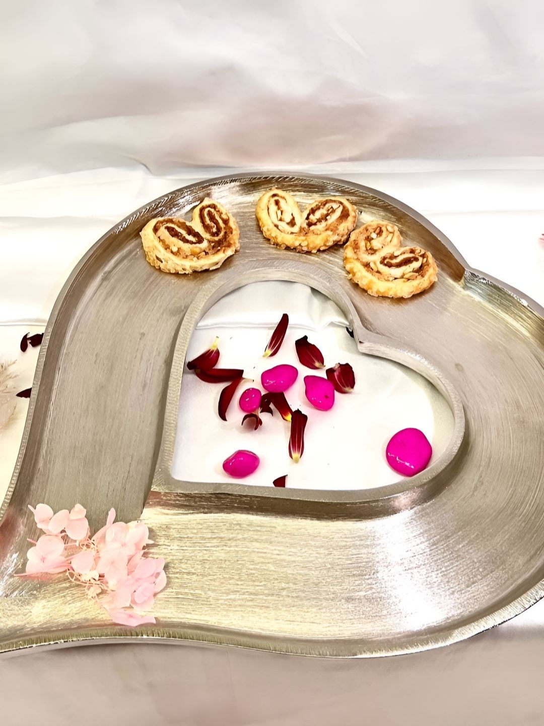 

Timaya's Decor Silver Toned Aluminum Heart Serve Platter Tray
