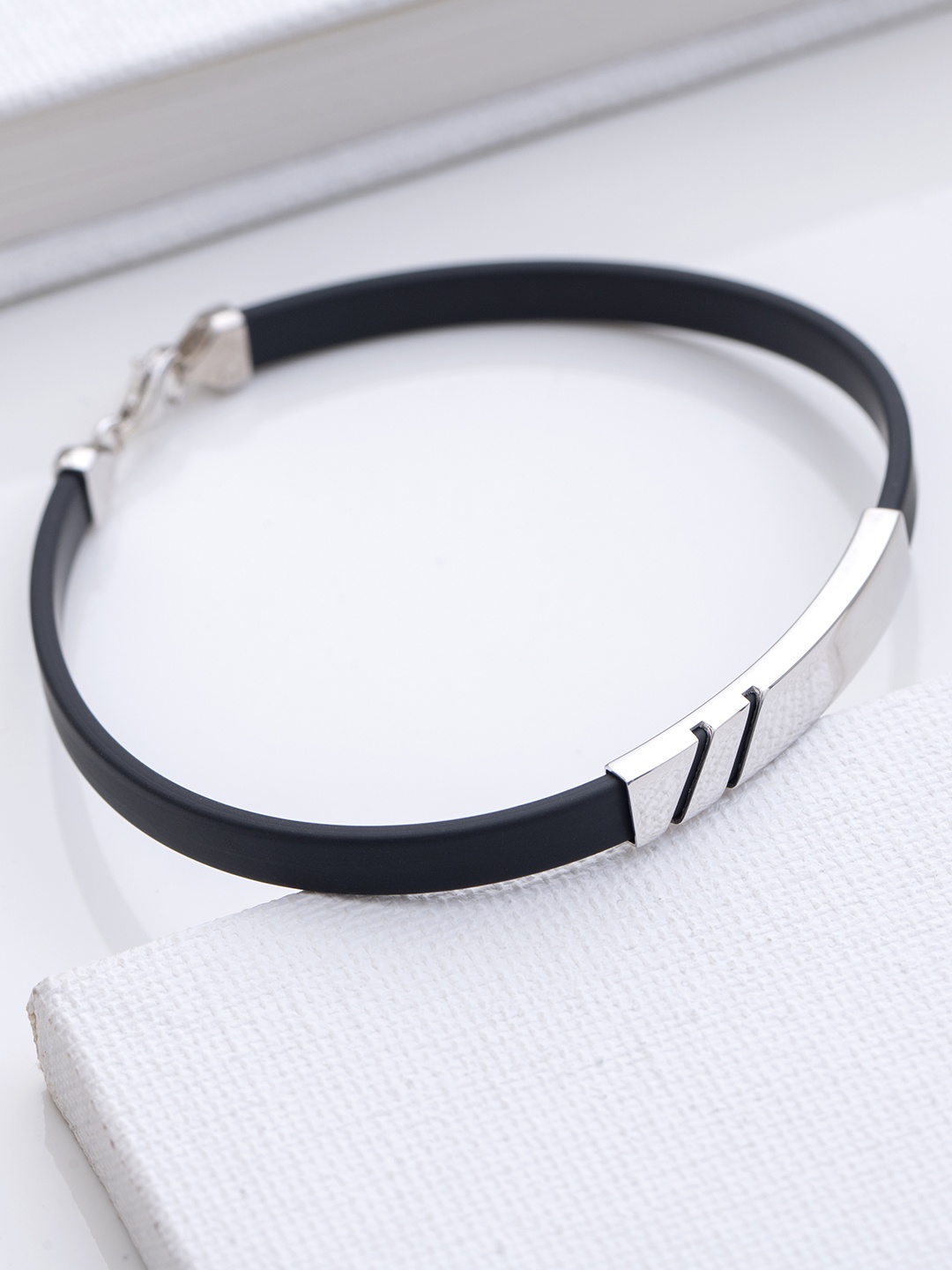 

Zavya Men Sterling Silver Rhodium-Plated Wraparound Bracelet