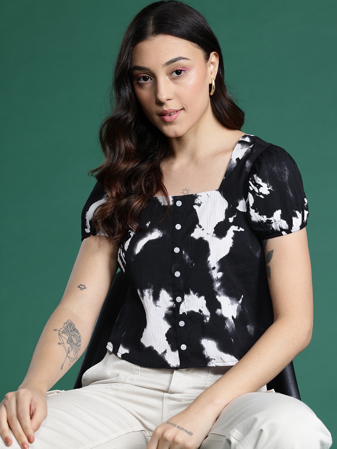 

DressBerry Printed Puff Sleeves Monochrome Top, Black