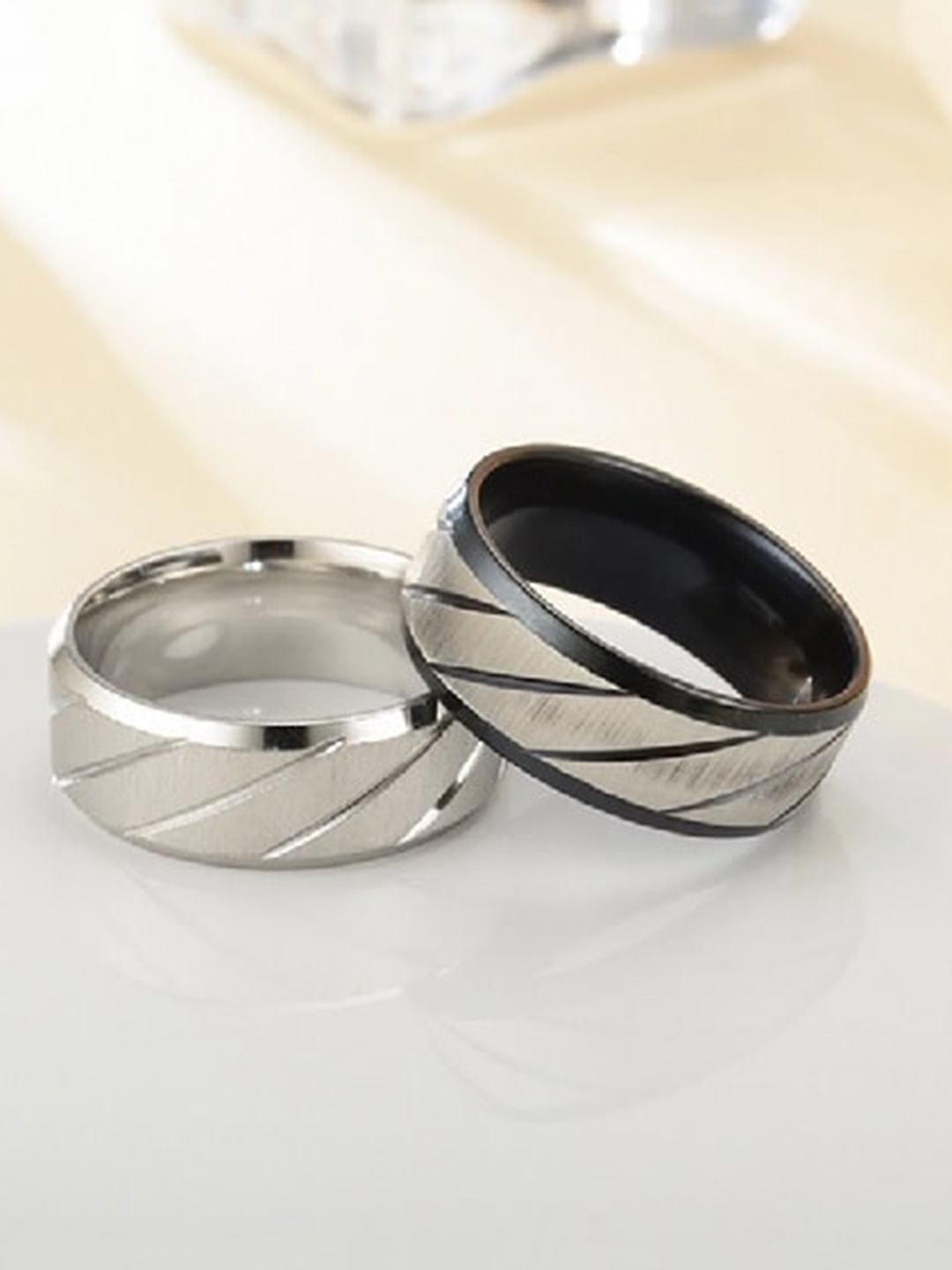 

VIEN Men Set Of 2 Silver Plated Stainless Steel Finger Rings