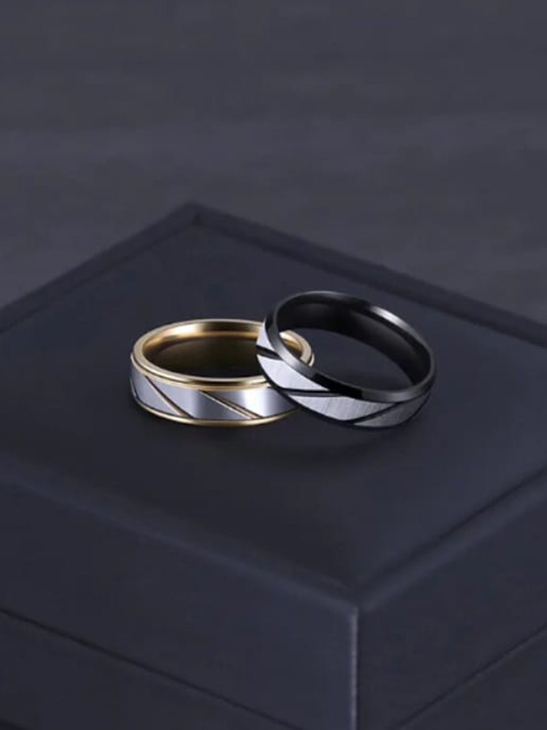 

VIEN Set Of 2 Gold-Plated Finger Rings