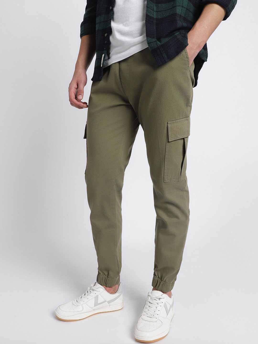

Dennis Lingo Men Smart Slim Fit Cargo Trouser, Green