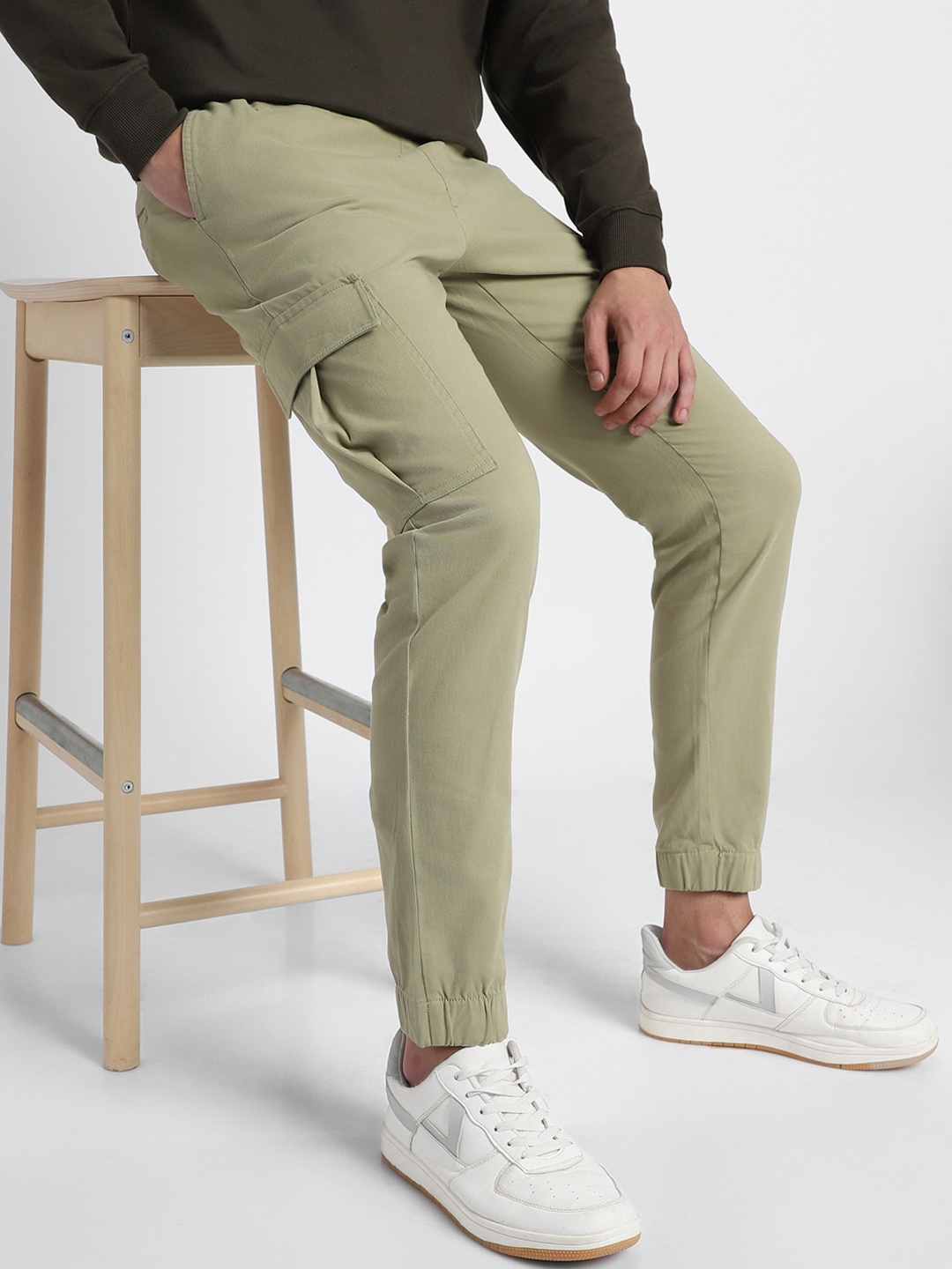 

Dennis Lingo Men Smart Slim Fit Cotton Cargo Trouser, Green