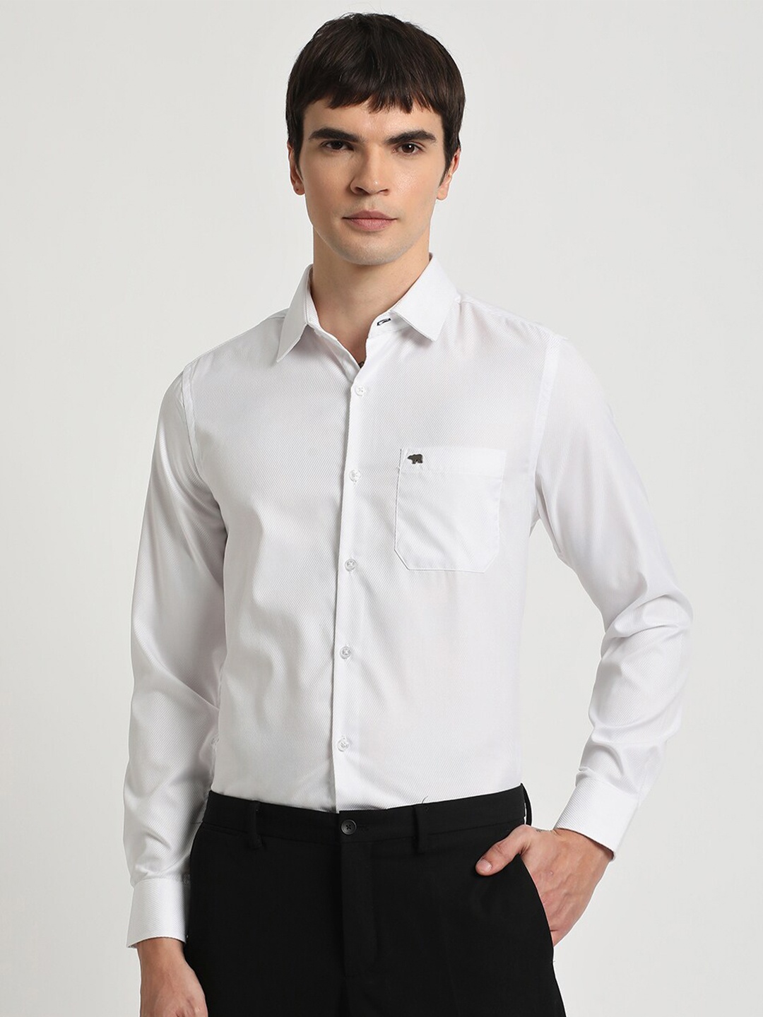 

THE BEAR HOUSE Slim Fit Spread Collar Long Sleeves Cotton Formal Shirt, White