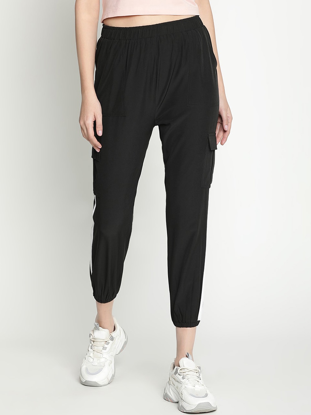 

DRAAX Fashions Women Mid-Rise Joggers, Black