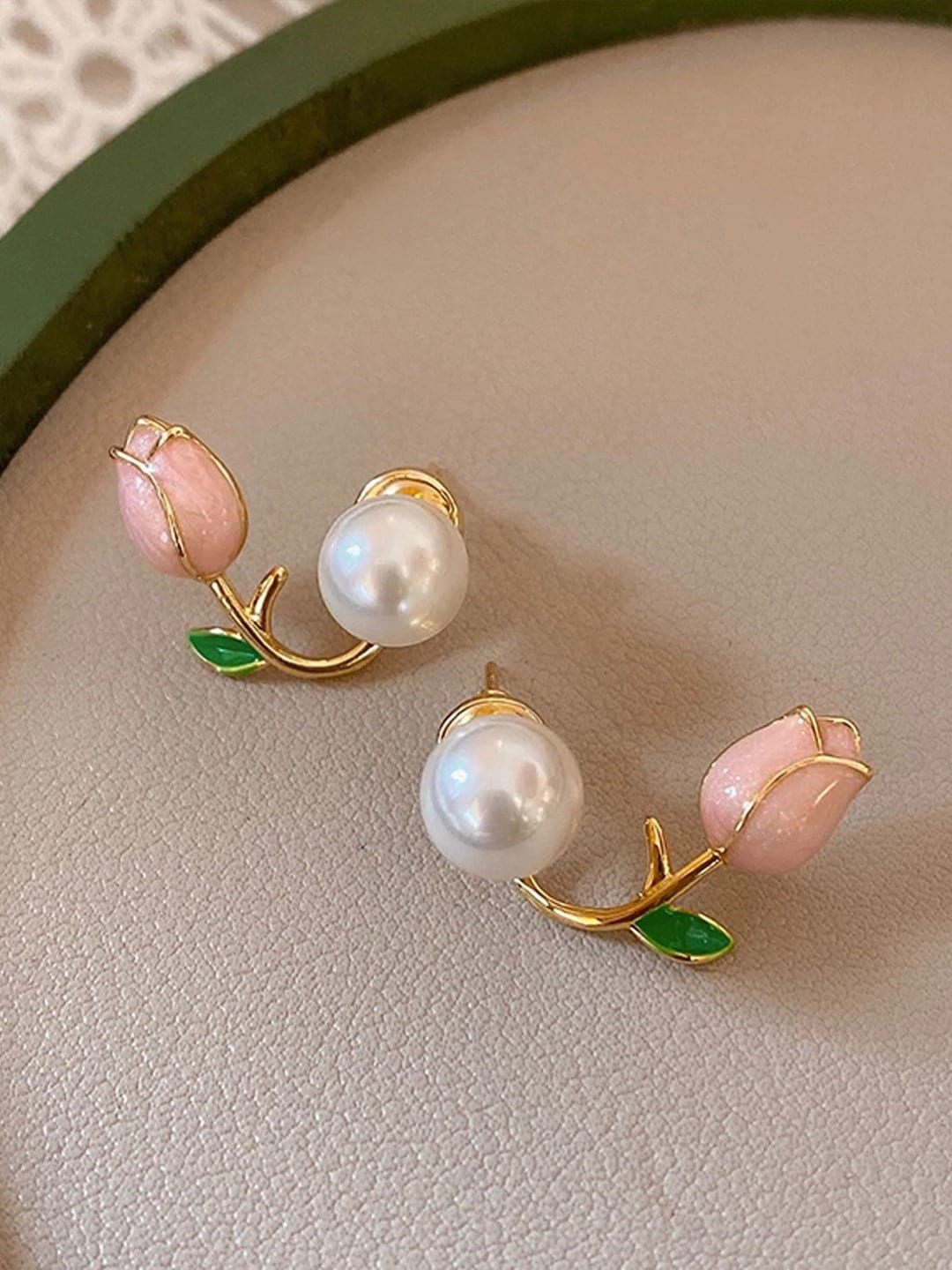 

FIMBUL Pearl Beaded Floral Studs Earrings, Pink