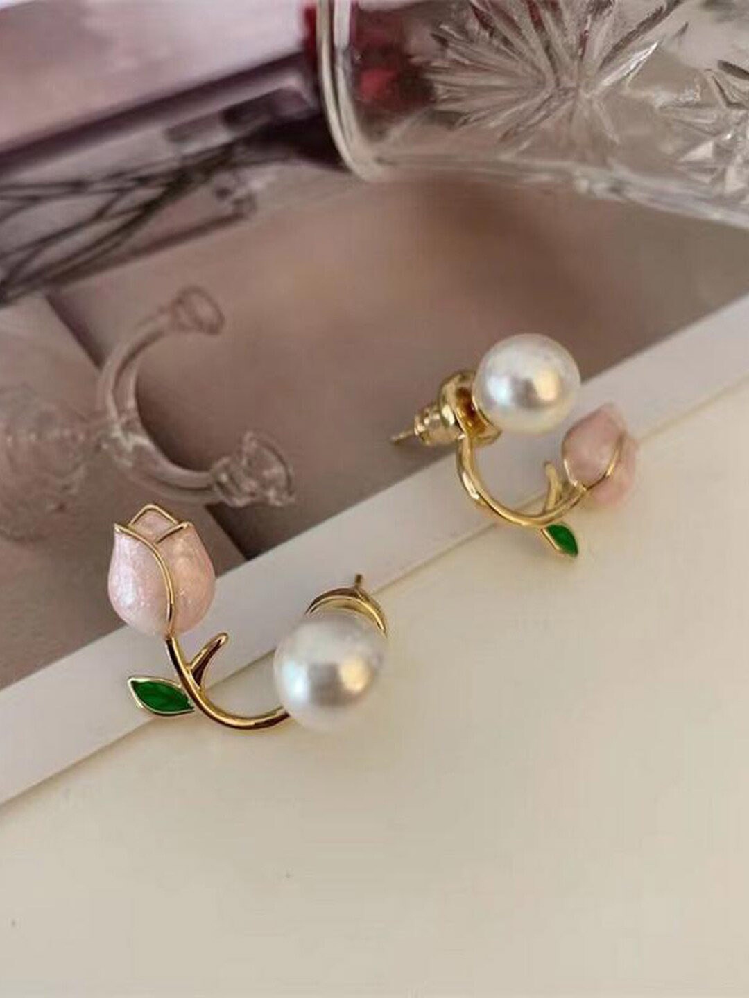 

Krelin Pearl Leaf Shaped Studs Earrings, Gold