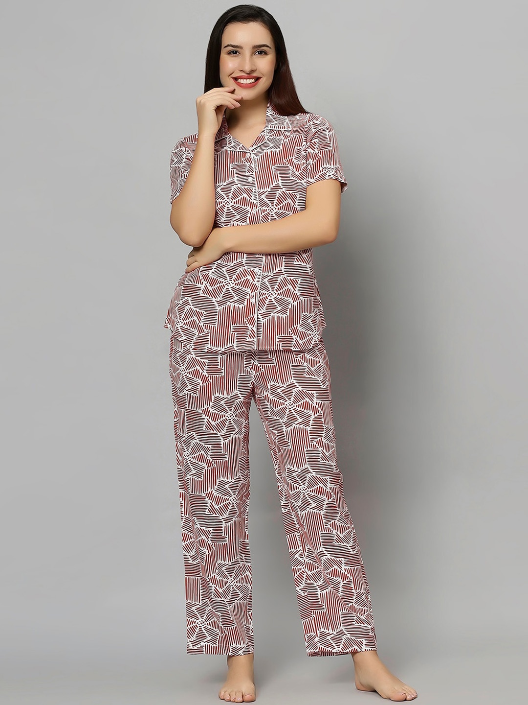

ETC Geometric Printed Lapel Collar Night suit, Off white
