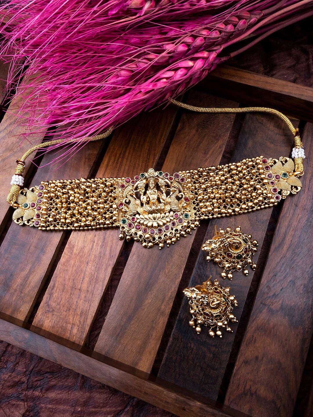 

StileAdda Gold Plated Crystals Studded Jewellery Set