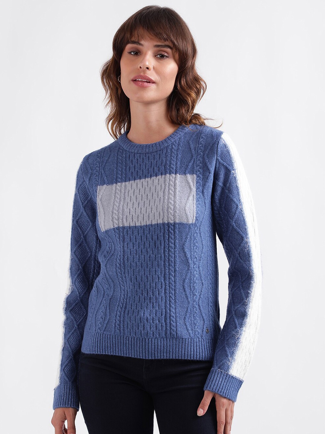

Iconic Cable Knit Round Neck Pullover, Blue