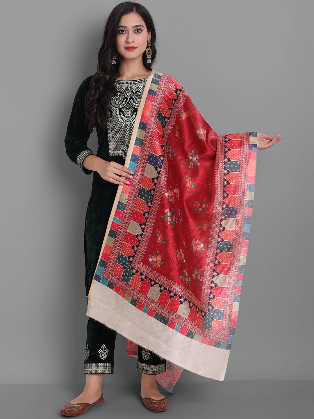 

KALINI Ethnic Motifs Yoke Design Thread Work Velvet Straight Kurta & Trousers With Dupatta, Green