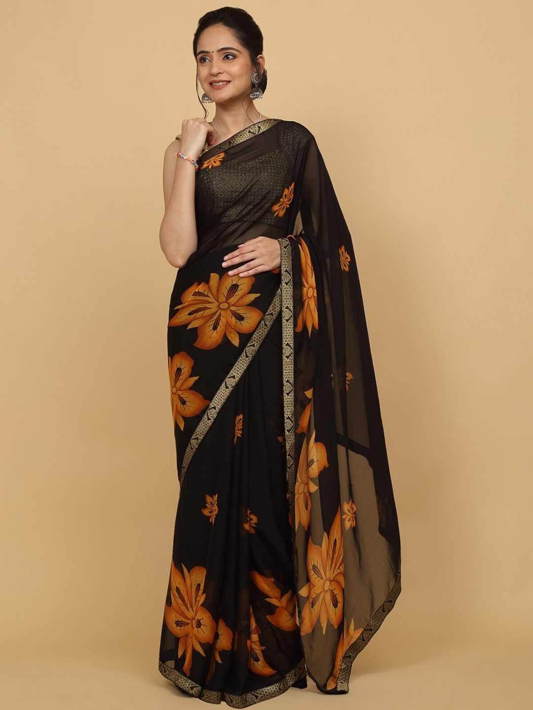 

Anuradha Sarees Floral Printed Saree, Black