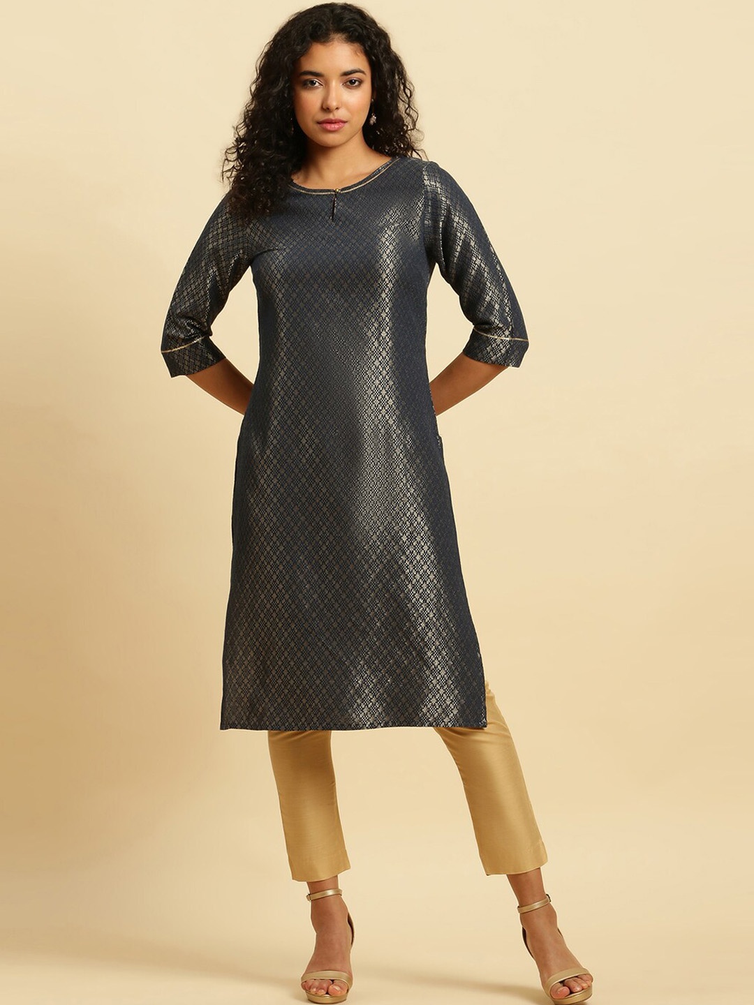 

W Geometric Woven Design Keyhole Neck Kurta, Grey