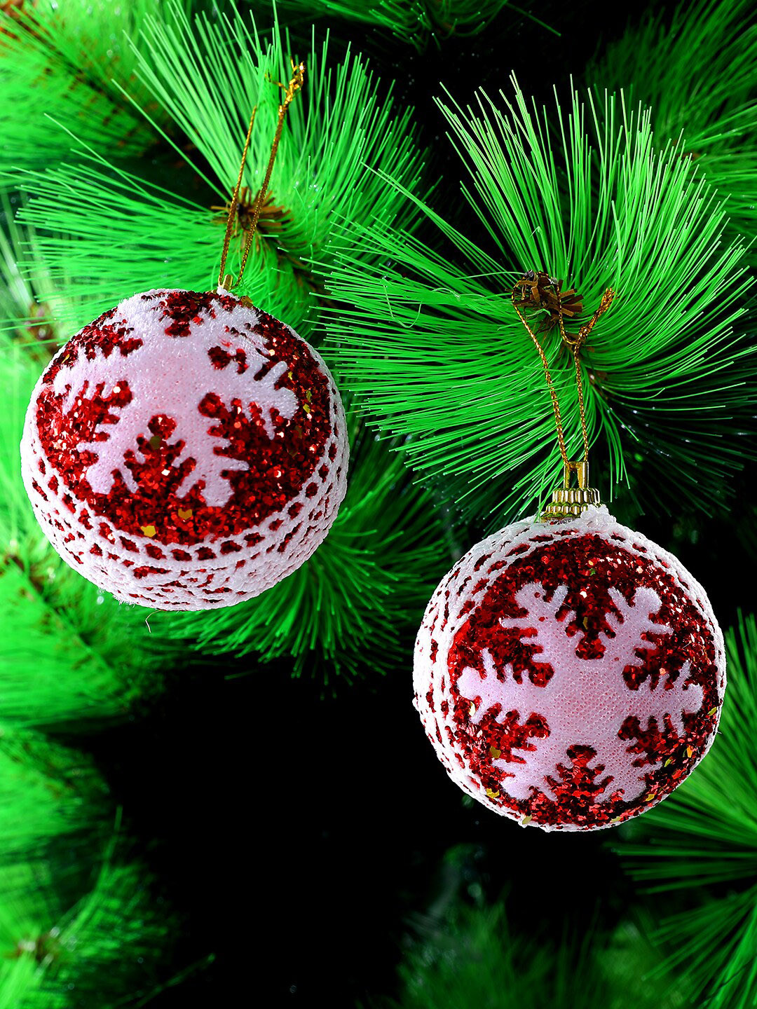 

TAYHAA Red & White 6 Pieces Classic Snowflake Balls Christmas Decor Ornaments