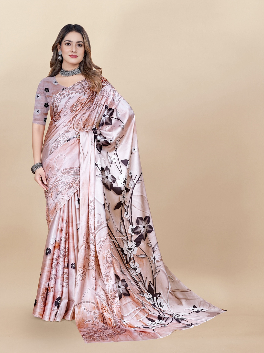 

DIVASTRI Floral Printed Satin Saree, Peach