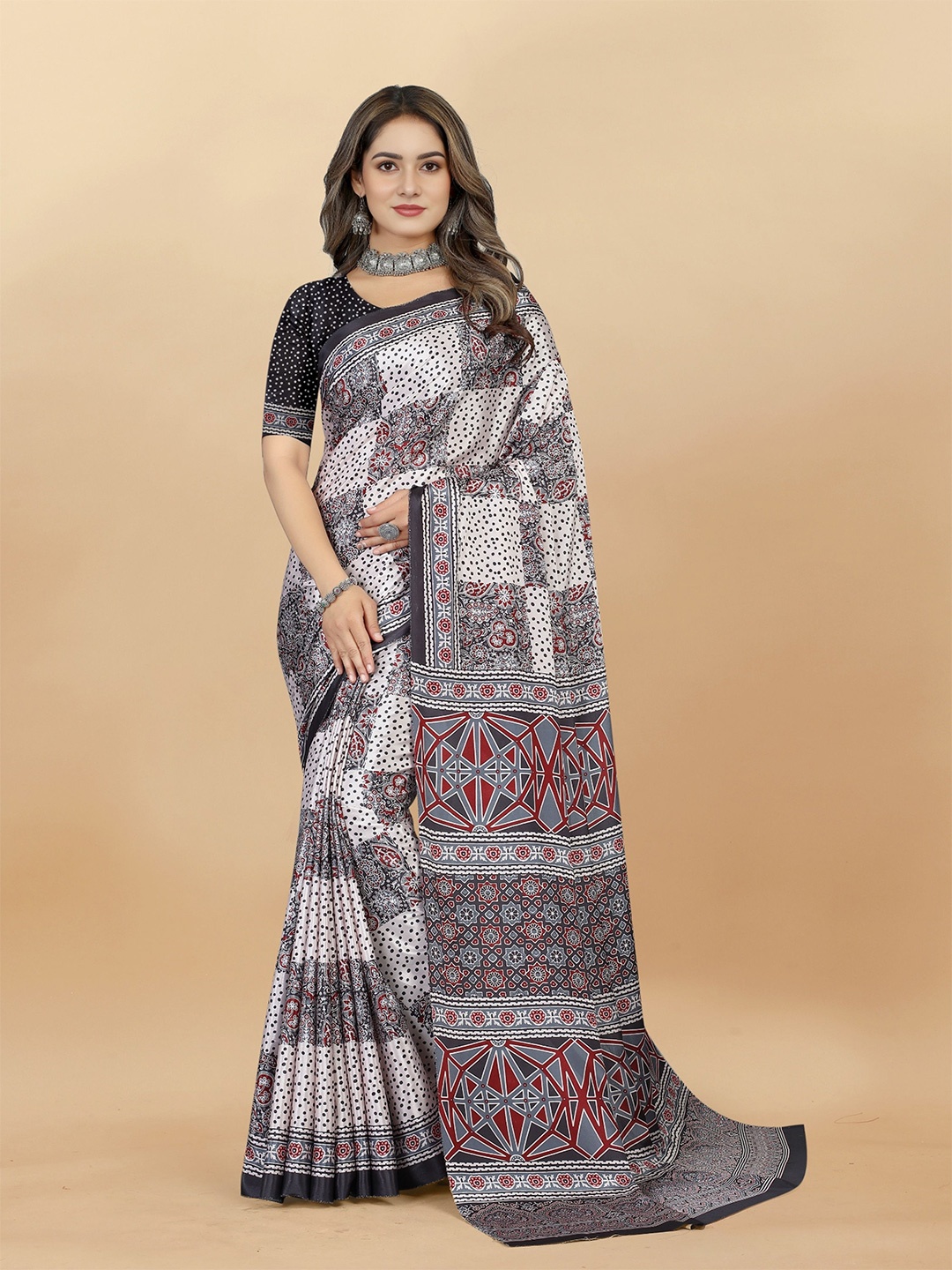 

DIVASTRI Ethnic Motifs Printed Poly Silk Saree, White