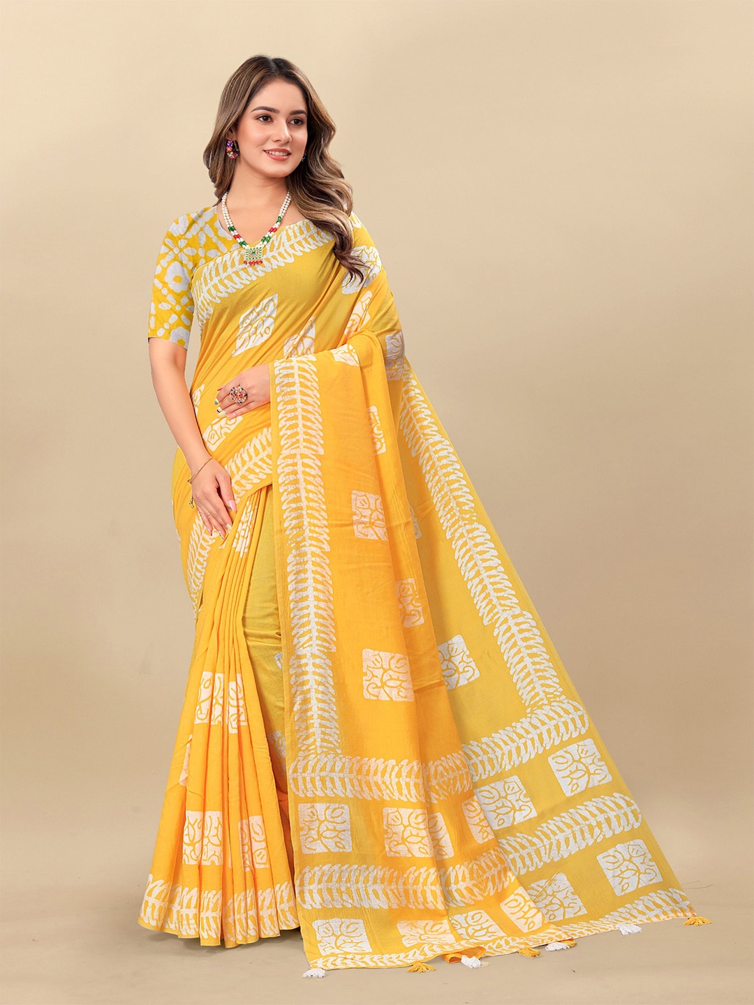 

DIVASTRI Batik Printed Pure Cotton Leheriya Saree, Yellow