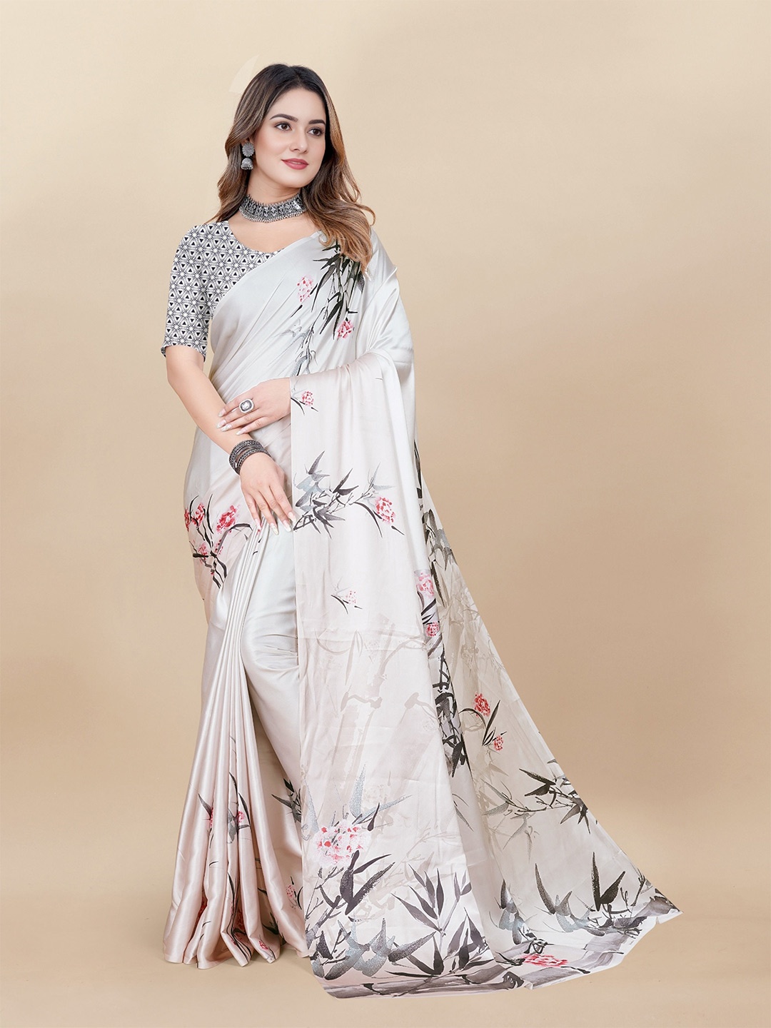 

DIVASTRI Floral Printed Satin Leheriya Saree, Off white