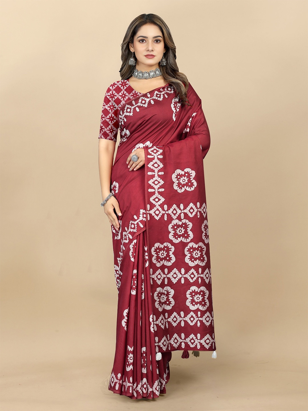 

DIVASTRI Batik Printed Pure Cotton Saree, Red