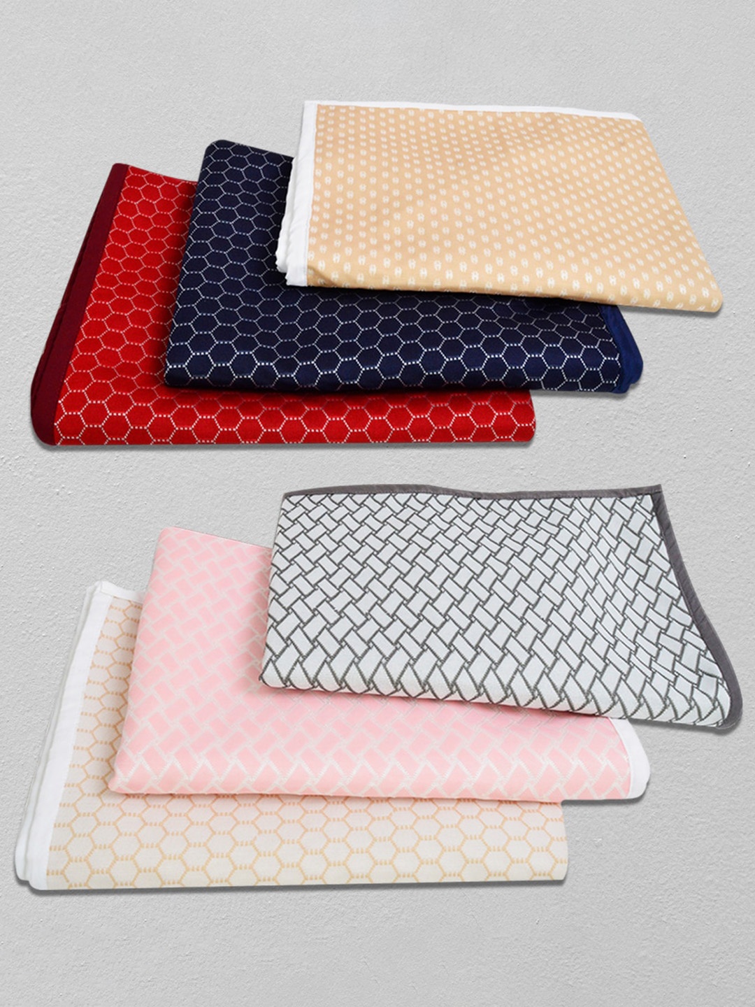 

Adbeni Pink Printed Cotton Waterproof Airflow Technology Bacteria Pet Mat Pee Pad
